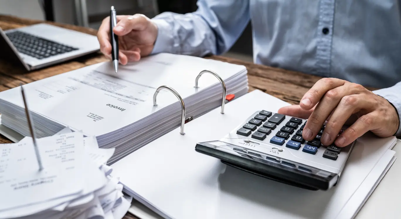 KSH TAX bookkeeper reconciling invoices, supplier bills and bank feeds in Xero for a Perth small business